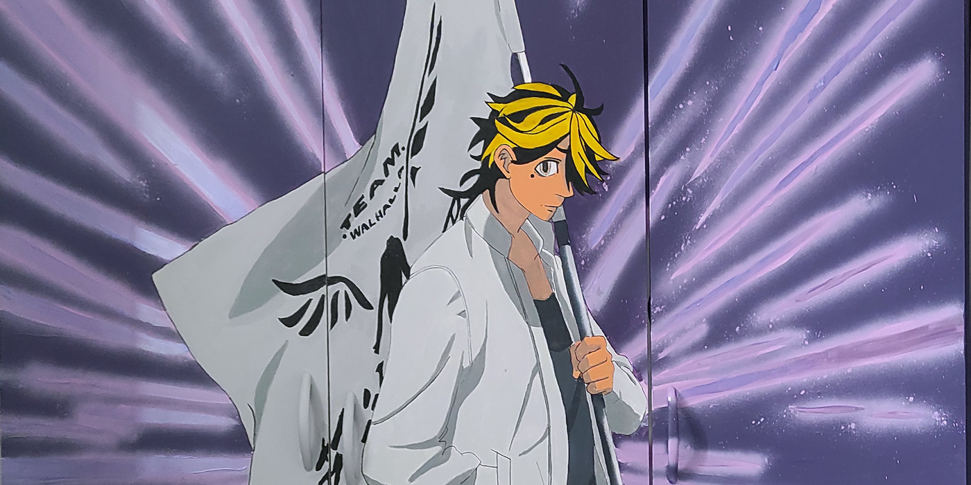 decoración de interiores, armario personalizado pintado a mano con un personaje del manga tokyo revengers